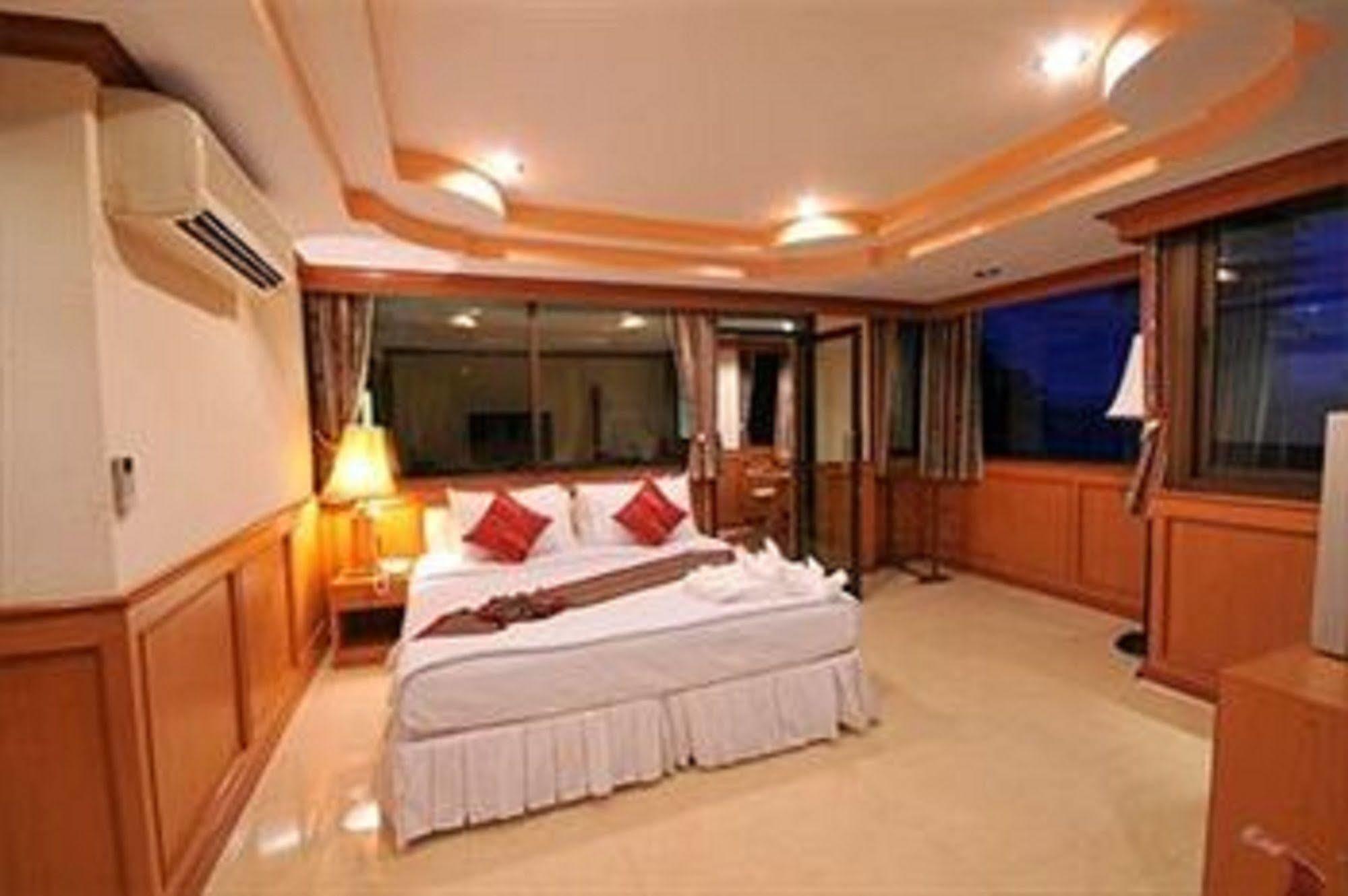 Grand Sea View Beach Resotel Lipa Noi Eksteriør billede