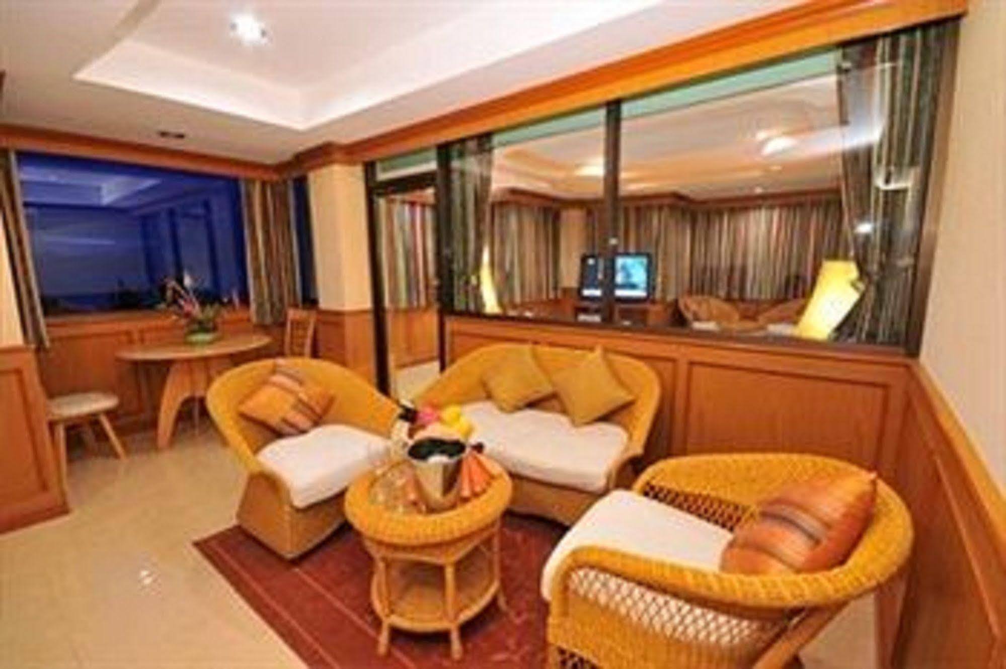 Grand Sea View Beach Resotel Lipa Noi Eksteriør billede