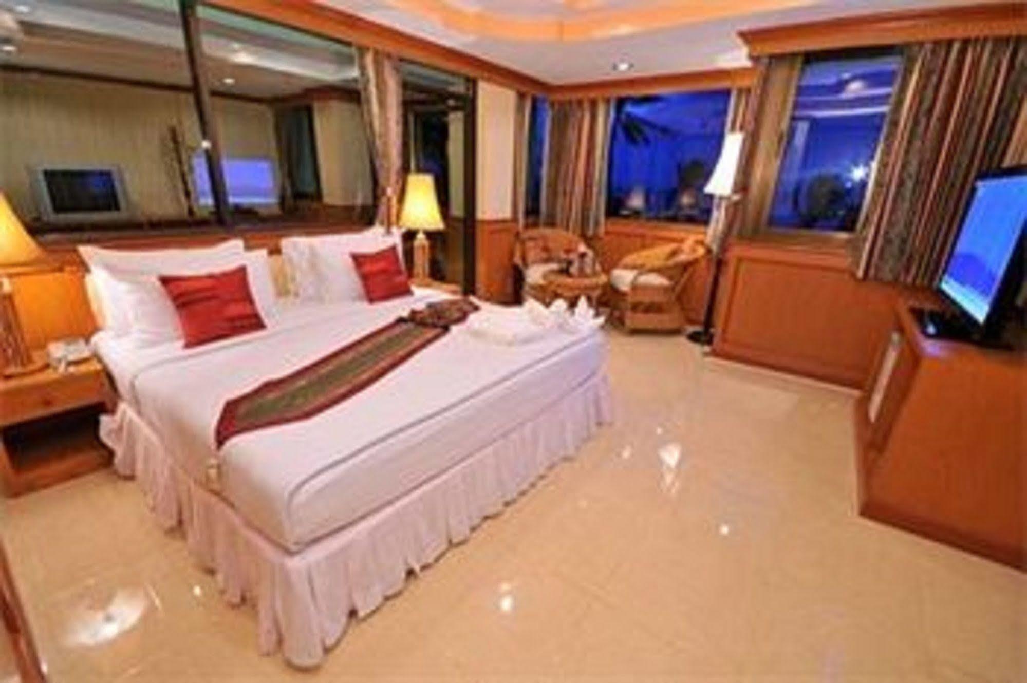 Grand Sea View Beach Resotel Lipa Noi Eksteriør billede